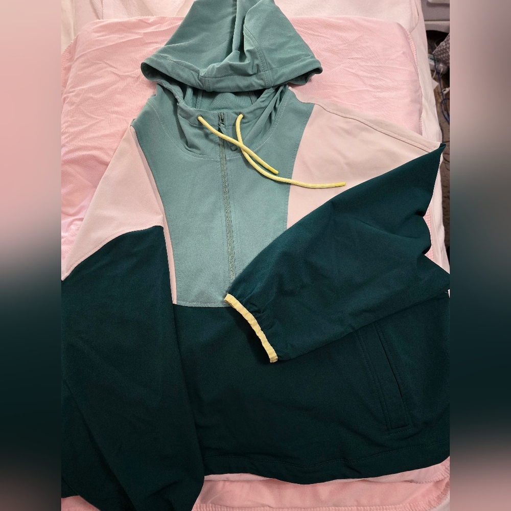 Hooded Pullover
